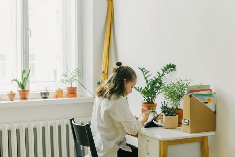 How to Create a Productive Home Workspace That Fits Your Lifestyle